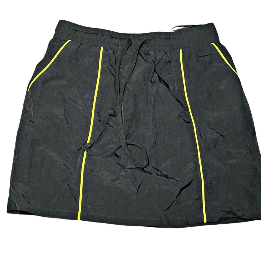 FASHION NOVA nova sport mini reflective skirt with pockets